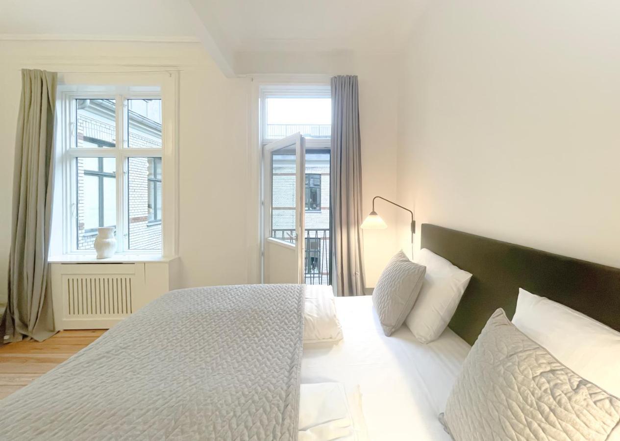 Large & Modern 4 Bedroom * København