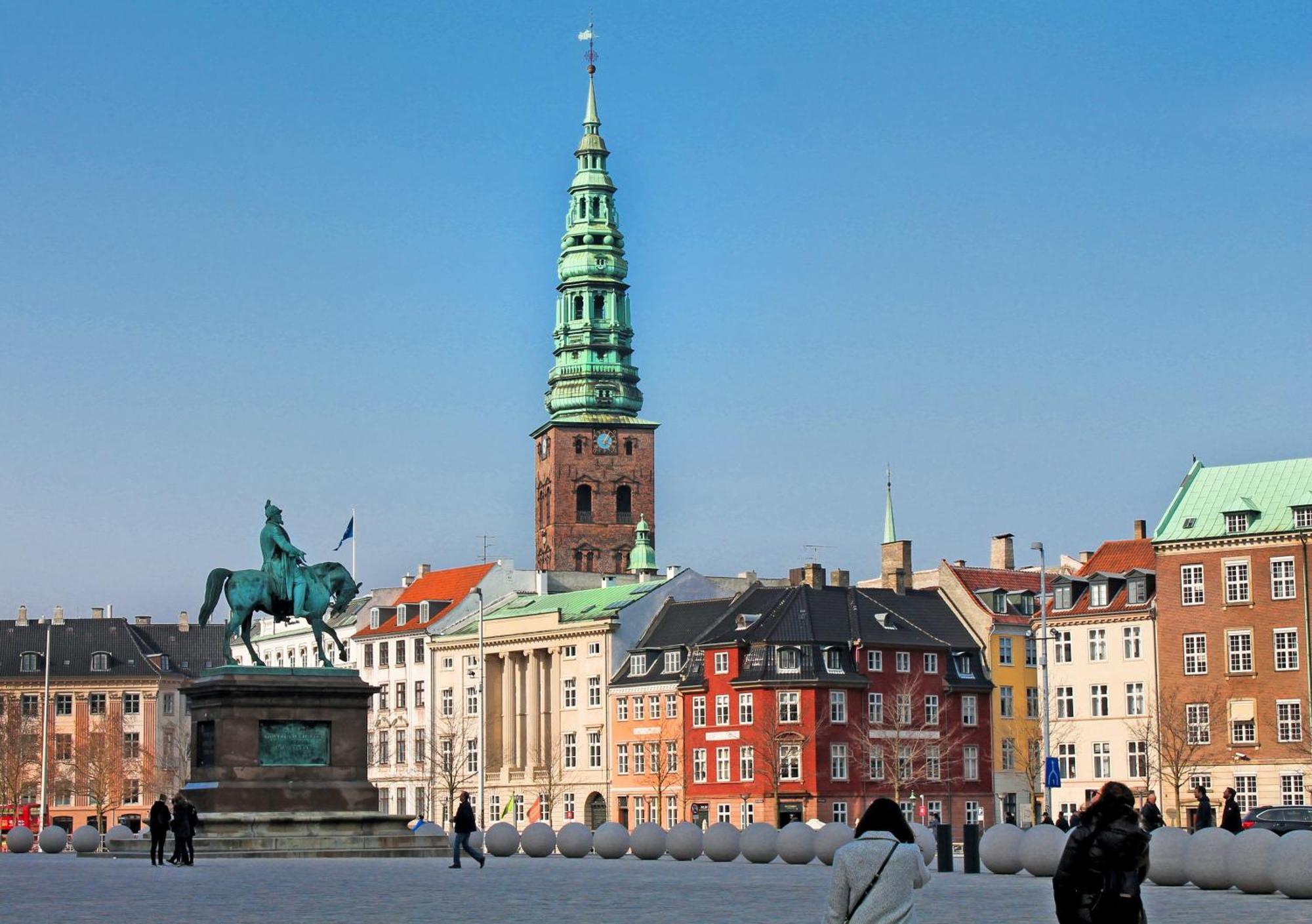 Large & Modern 4 Bedroom * København